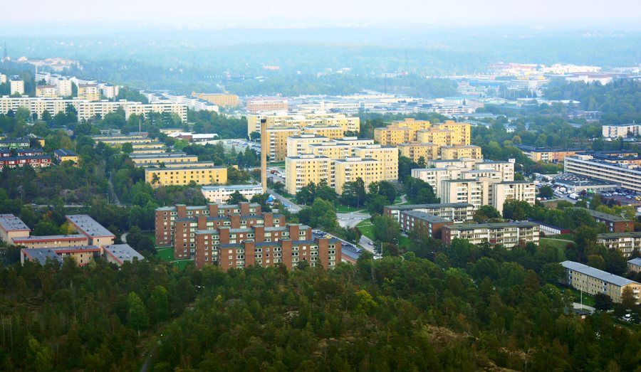 File:Skärholmen-Vårberg, flygfoto 2014-09-20.jpg