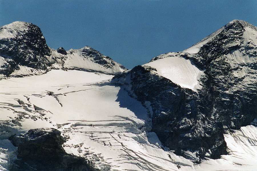 Paysage alpin enneigé dans le Tyrol du Sud