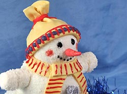 Schneemann als humorvolles Symbol für den Begriff Skihase